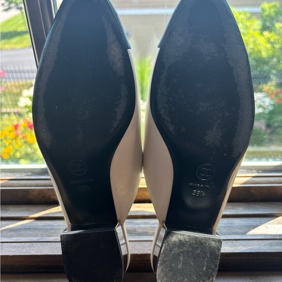 Chanel Cap Toe sandals - Picture 5 of 9